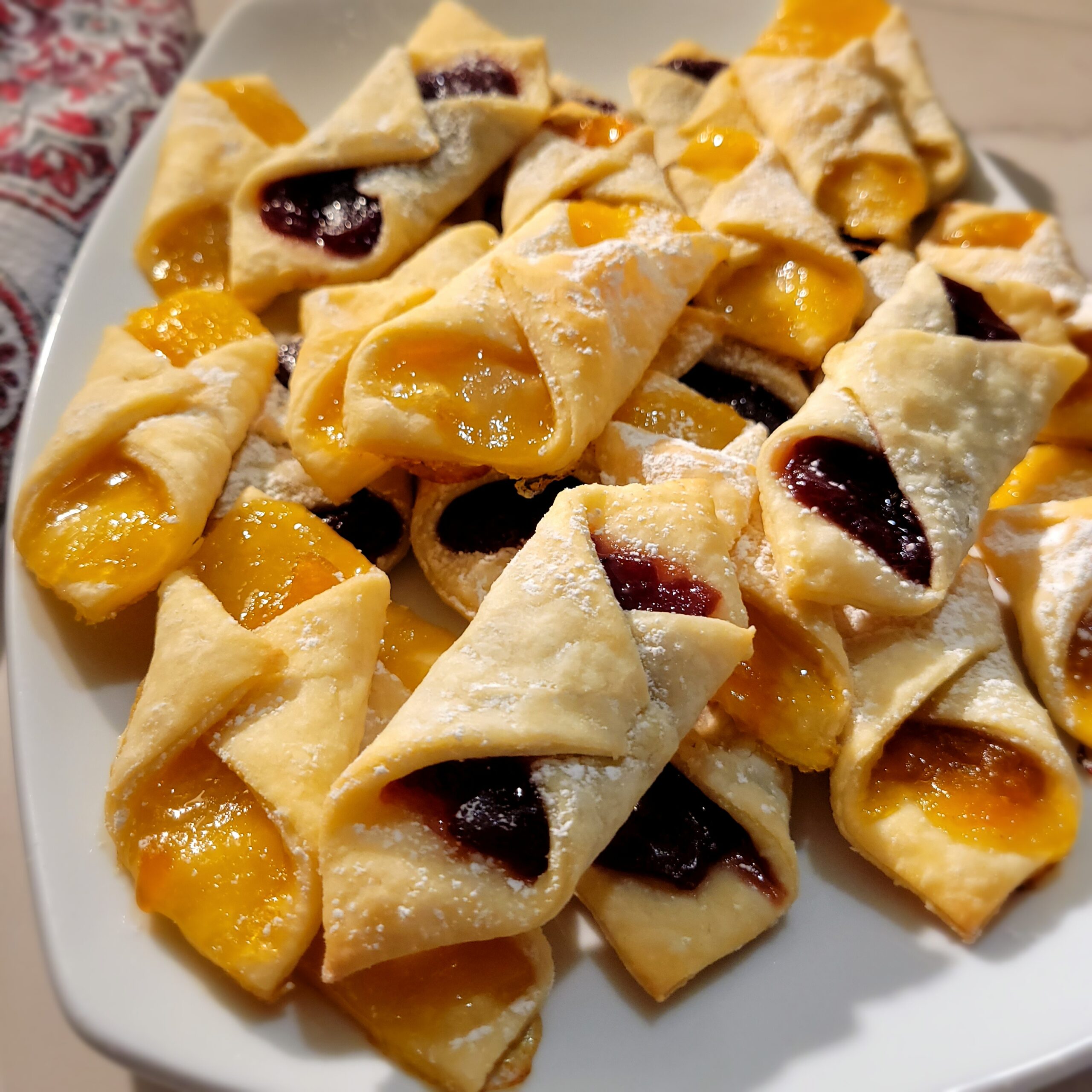 Read more about the article Pastry Cookies Filled with Jam (Polish Kolaczki)